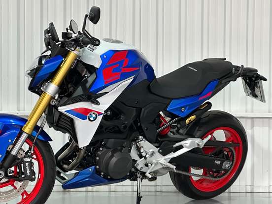 BMW-F 900 R SPORT PLUS BMW-F 900 R SPORT PLUS-2025