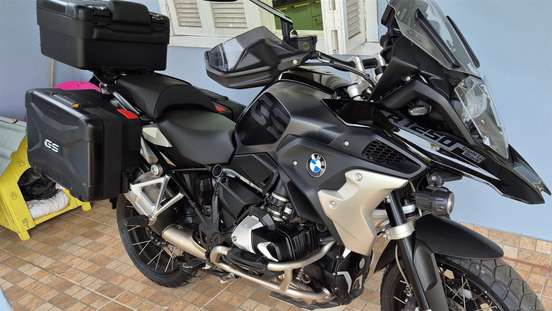 BMW-R 1250 RT TRIPLE BLACK-2022