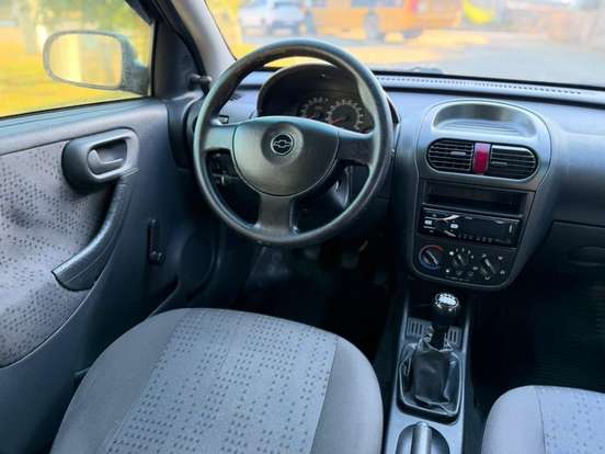 CHEVROLET-CORSA-2010