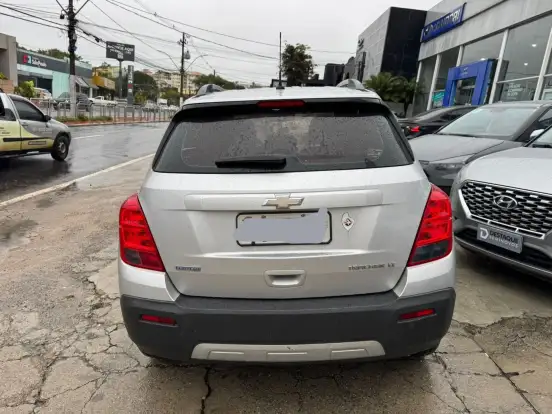 CHEVROLET-TRACKER-2016
