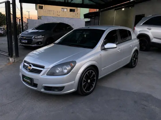 CHEVROLET VECTRA 2.0 MPFI GT HATCH 8V FLEX 4P MANUAL