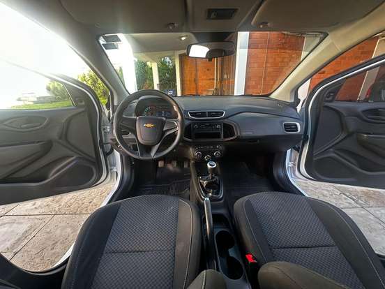 CHEVROLET-ONIX-2016