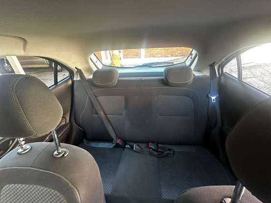 CHEVROLET-ONIX-2016