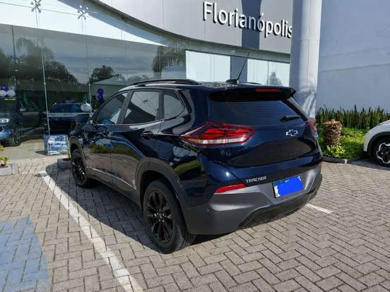 CHEVROLET-TRACKER-2023