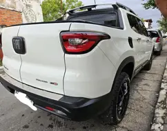 FIAT TORO 2.0 16V TURBO DIESEL VOLCANO 4WD AT9 FIAT TORO 2.0 16V TURBO DIESEL VOLCANO 4WD AT9