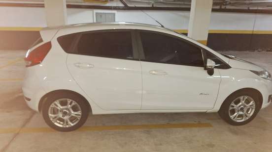 FORD-FIESTA-2014