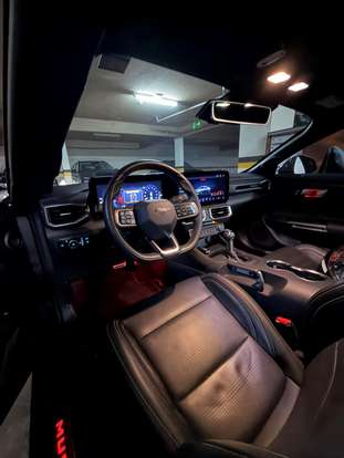 FORD-MUSTANG-2024
