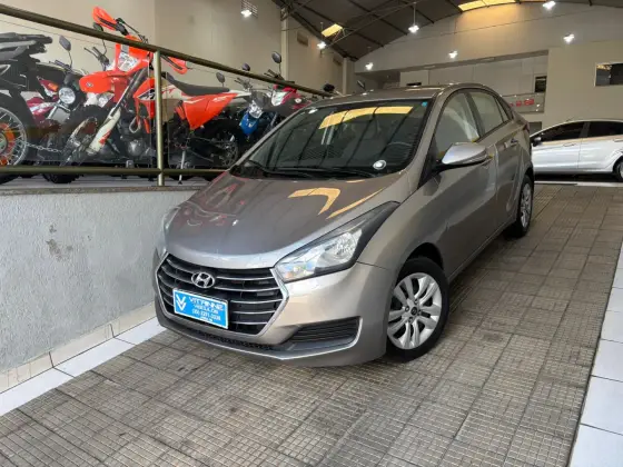 HYUNDAI HB20S 1.6 COMFORT PLUS 16V FLEX 4P AUTOMÁTICO