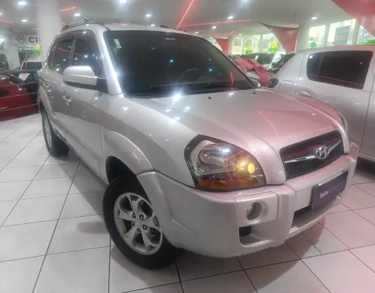 HYUNDAI TUCSON 2.0 MPFI GLS 16V 143CV 2WD FLEX 4P AUTOMÁTICO HYUNDAI TUCSON 2.0 MPFI GLS 16V 143CV 2WD FLEX 4P AUTOMÁTICO