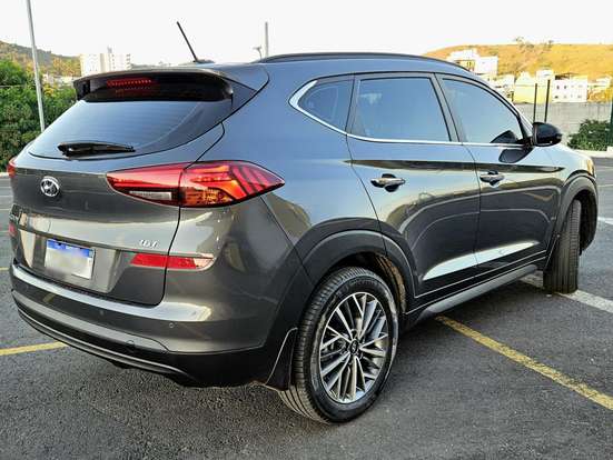 HYUNDAI-TUCSON-2024