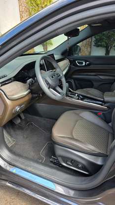 JEEP-COMMANDER-2025