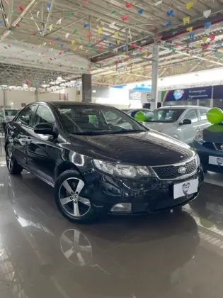 KIA CERATO 1.6 EX3 SEDAN 16V GASOLINA 4P MANUAL