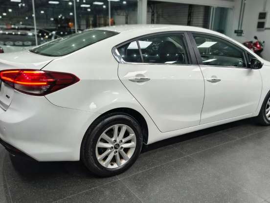 KIA-CERATO-1.6 SX 16V FLEX 4P AUTOMÁTICO KIA-CERATO-2017