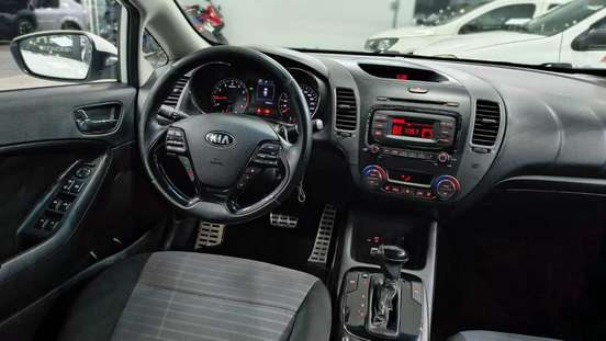 KIA-CERATO-1.6 SX 16V FLEX 4P AUTOMÁTICO KIA-CERATO-2017