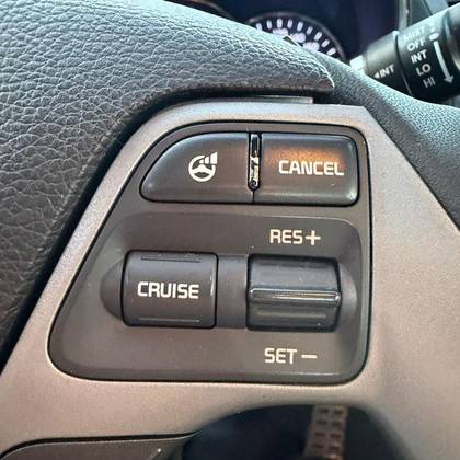 /en/city-para/cate-car-used-car/kia-cerato-2015-1-6-sx-16v-flex-4p-automatic-49569772608817152/-19