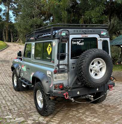LAND ROVER-DEFENDER-2001