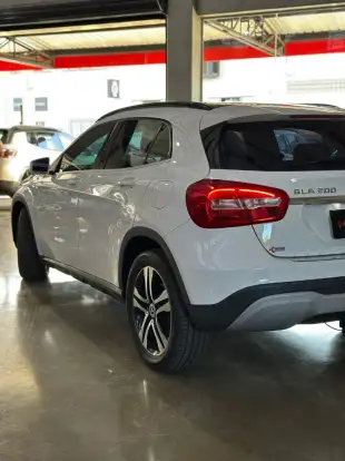 MERCEDES-BENZ-GLA 200-2018