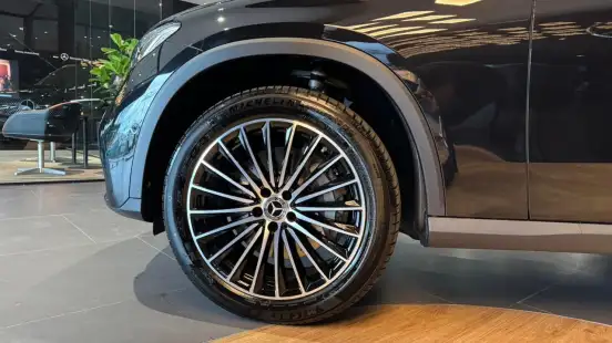 MERCEDES-BENZ-GLC 300-2026