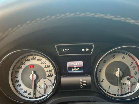 MERCEDES-BENZ-GLA 200-2017