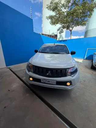 MITSUBISHI L200 TRITON 2.4 16V TURBO DIESEL GL CD 4X4 MANUAL