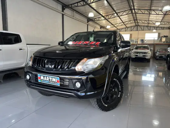MITSUBISHI L200 TRITON 2.4 16V TURBO DIESEL SPORT HPE CD 4P 4X4 AUTOMÁTICO