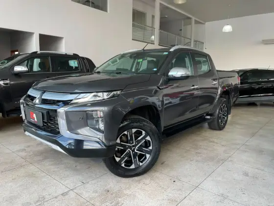 MITSUBISHI L200 TRITON 2.4 16V TURBO DIESEL SPORT HPE-S CD 4P 4X4 AUTOMÁTICO