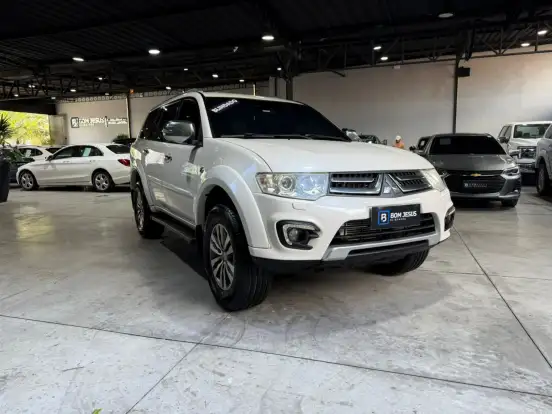 MITSUBISHI-PAJERO-3.2 HPE 4X4 7 LUGARES 16V TURBO INTERCOOLER DIESEL 4P AUTOMÁTICO MITSUBISHI-PAJERO-2017