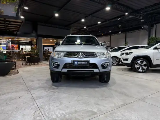 MITSUBISHI-PAJERO-3.2 HPE 4X4 7 LUGARES 16V TURBO INTERCOOLER DIESEL 4P AUTOMÁTICO MITSUBISHI-PAJERO-2017