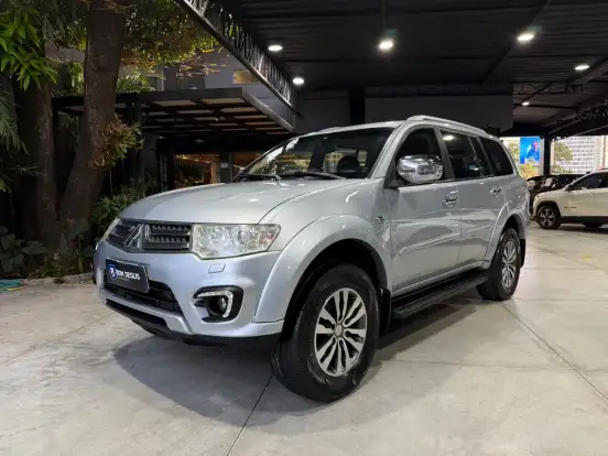MITSUBISHI-PAJERO-3.2 HPE 4X4 7 LUGARES 16V TURBO INTERCOOLER DIESEL 4P AUTOMÁTICO MITSUBISHI-PAJERO-2017