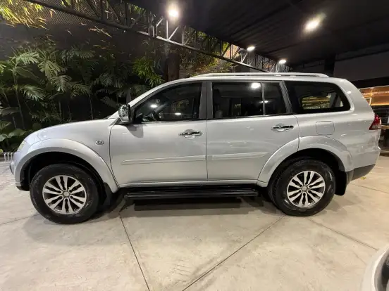 MITSUBISHI-PAJERO-3.2 HPE 4X4 7 LUGARES 16V TURBO INTERCOOLER DIESEL 4P AUTOMÁTICO MITSUBISHI-PAJERO-2017