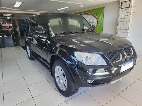 MITSUBISHI-PAJERO TR4-2.0 4X4 16V 140CV FLEX 4P AUTOMÁTICO MITSUBISHI-PAJERO TR4-2011