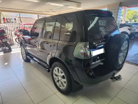 MITSUBISHI-PAJERO TR4-2.0 4X4 16V 140CV FLEX 4P AUTOMÁTICO MITSUBISHI-PAJERO TR4-2011