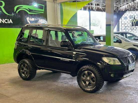 MITSUBISHI-PAJERO TR4-2.0 4X4 16V 140CV FLEX 4P AUTOMÁTICO MITSUBISHI-PAJERO TR4-2011