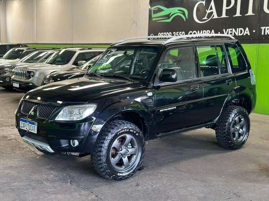 MITSUBISHI-PAJERO TR4-2.0 4X4 16V 140CV FLEX 4P AUTOMÁTICO MITSUBISHI-PAJERO TR4-2011