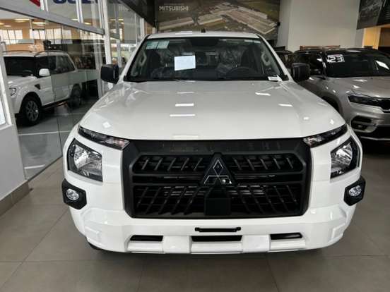 MITSUBISHI-TRITON-2026