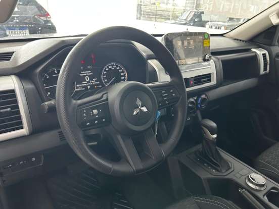 MITSUBISHI-TRITON-2026