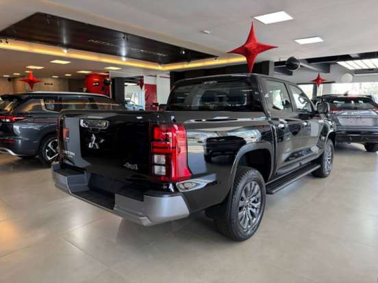 MITSUBISHI-TRITON-2026