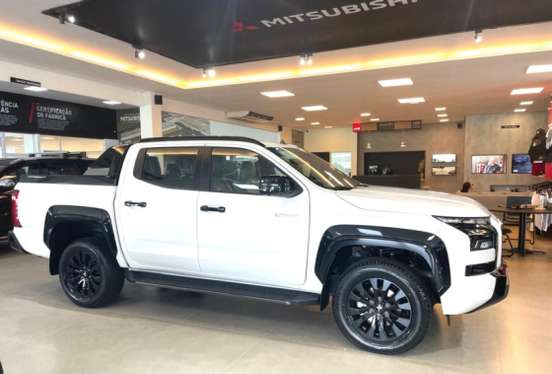 MITSUBISHI-TRITON-2026