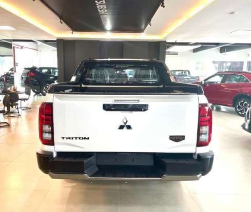 MITSUBISHI-TRITON-2026
