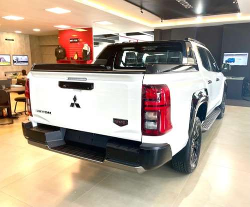 MITSUBISHI-TRITON-2026