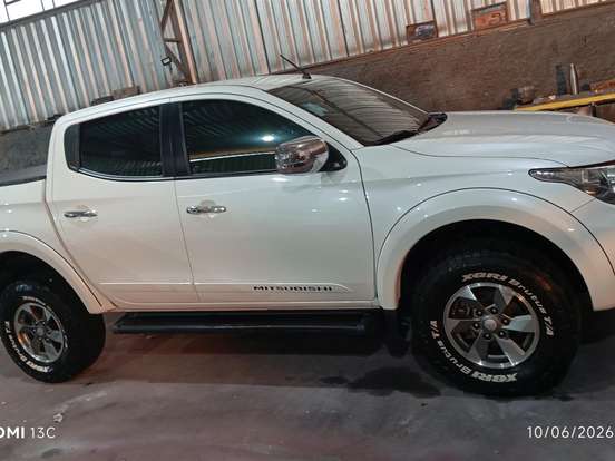 MITSUBISHI-L200 TRITON-2.4 16V TURBO DIESEL SPORT HPE CD 4P 4X4 AUTOMÁTICO MITSUBISHI-L200 TRITON-2019