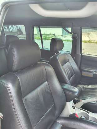 MITSUBISHI-PAJERO-2010