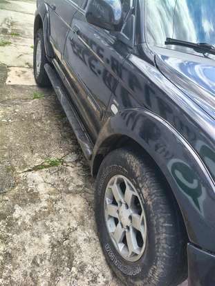 MITSUBISHI-PAJERO-2010