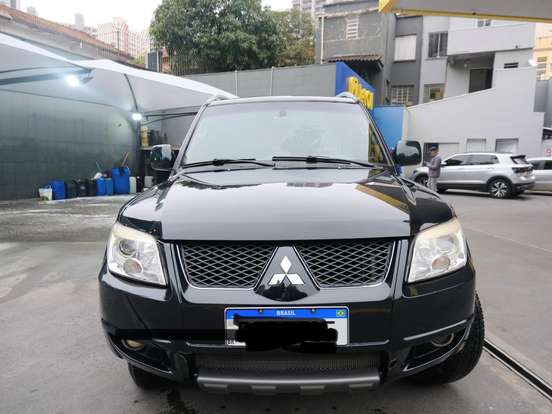 MITSUBISHI-PAJERO TR4-2.0 4X2 16V 140CV FLEX 4P AUTOMÁTICO MITSUBISHI-PAJERO TR4-2013