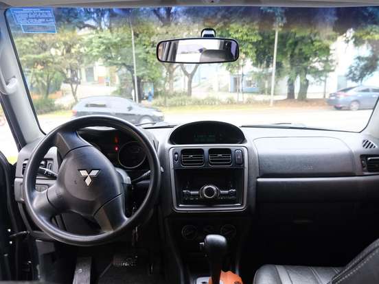 MITSUBISHI-PAJERO TR4-2.0 4X2 16V 140CV FLEX 4P AUTOMÁTICO MITSUBISHI-PAJERO TR4-2013