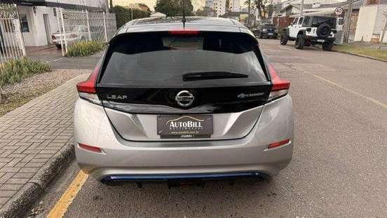 NISSAN-LEAF-2019