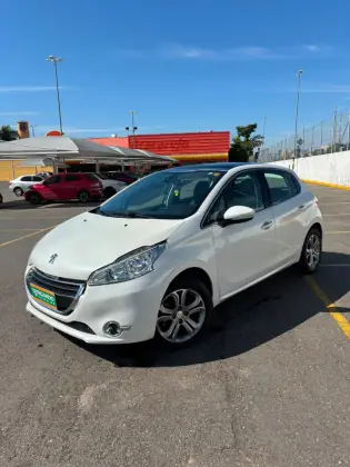 PEUGEOT 208 1.6 GRIFFE 16V FLEX 4P MANUAL PEUGEOT 208 1.6 GRIFFE 16V FLEX 4P MANUAL