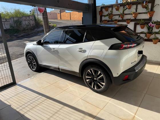 PEUGEOT 2008 50 KW ELÉTRICO E-GT