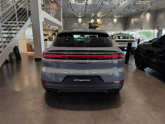 PORSCHE-CAYENNE-2025