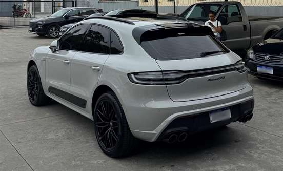 PORSCHE-MACAN-2023